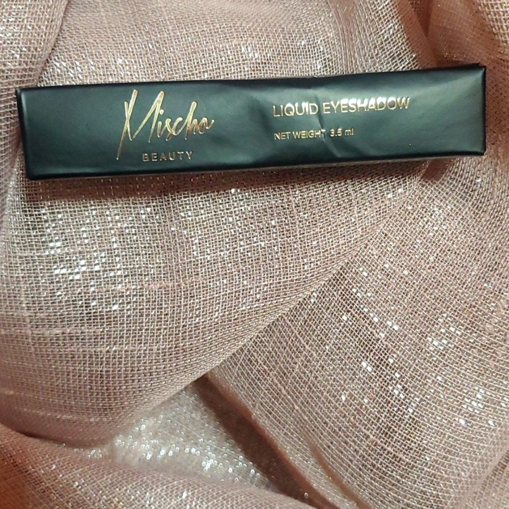 Mischo liquid eyeshadow